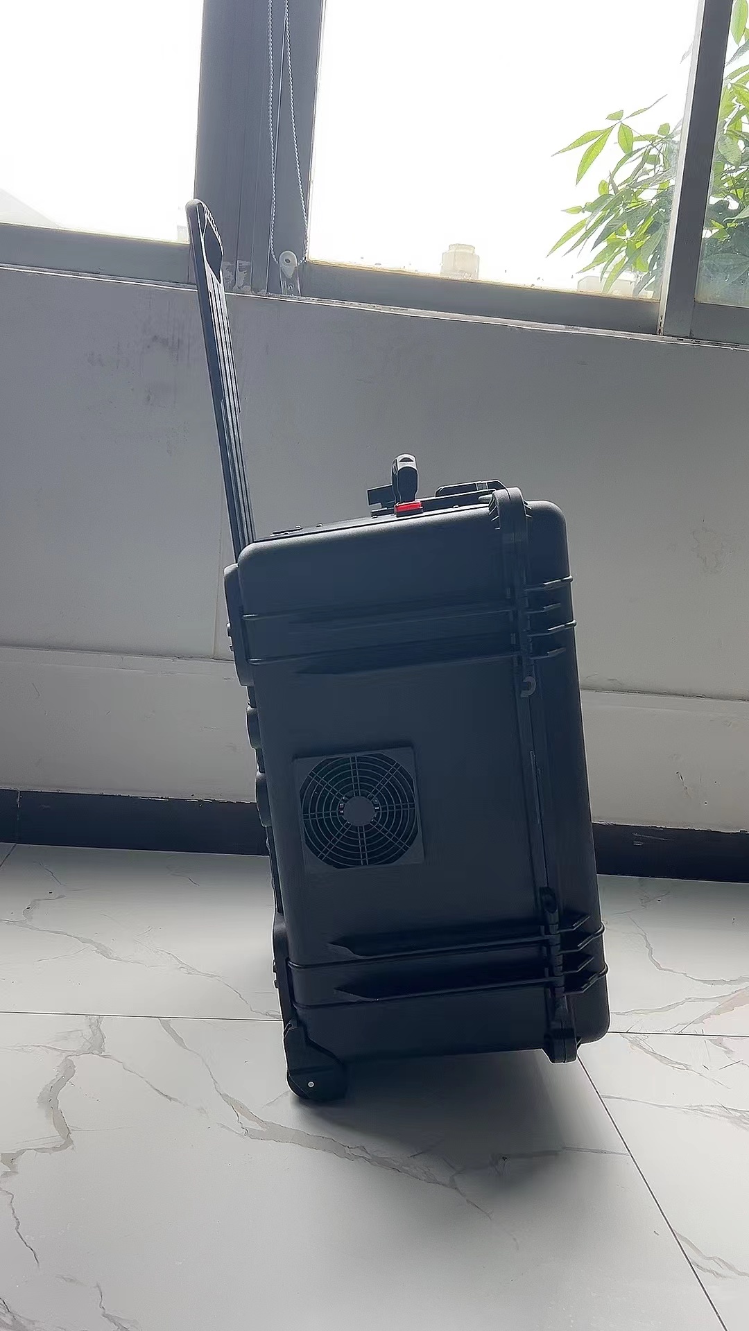 西夏手拉箱型移动通信干扰器